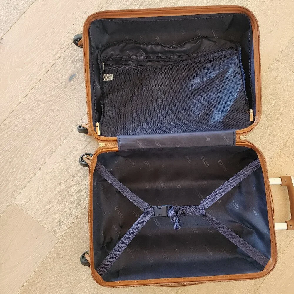 Hardshell Carry-On Spinner Luggage in Black and Tan